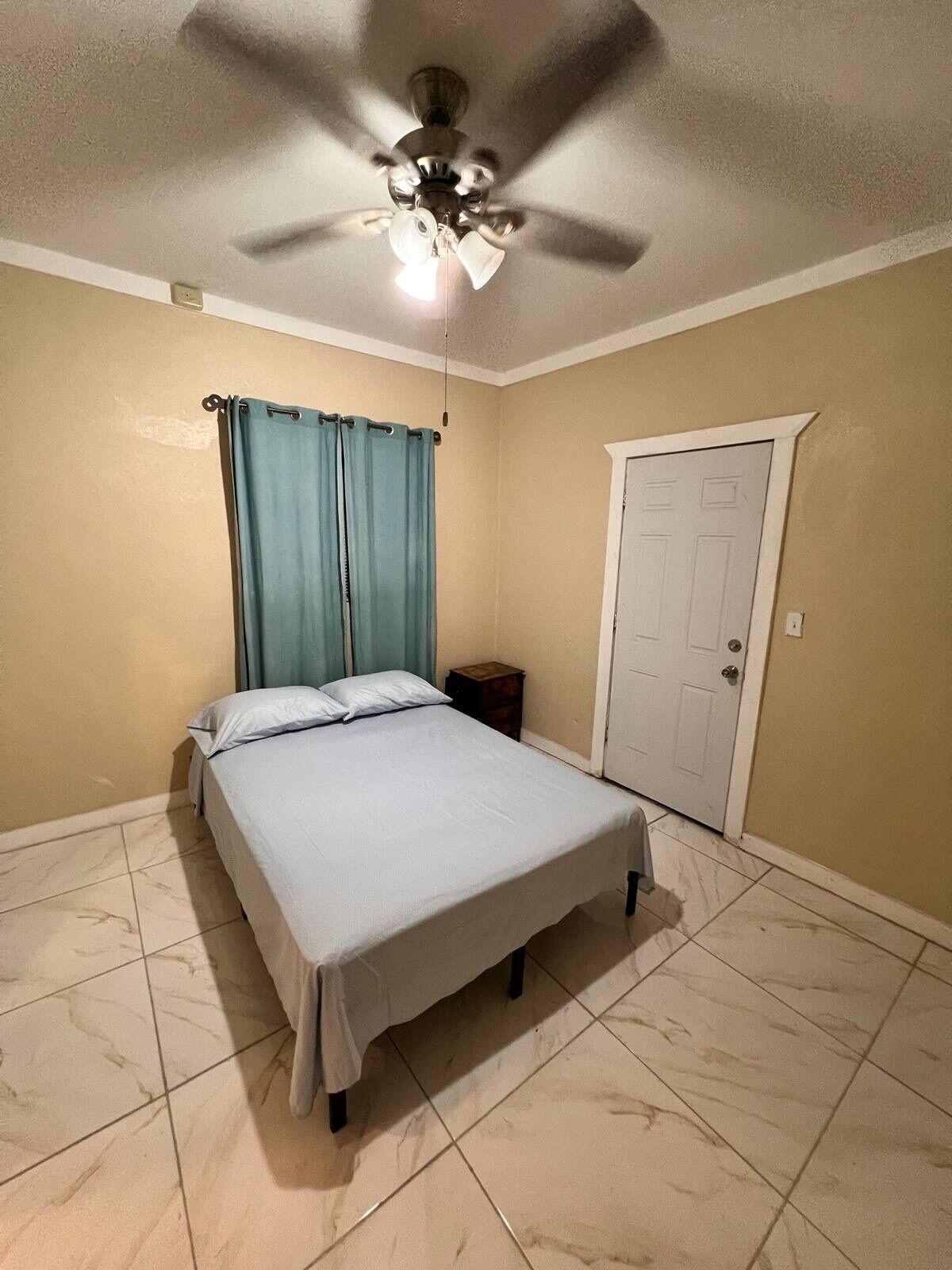 2 sovrum, strykjärn/strykbräda, gratis wi-fi och sängkläder