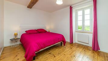 4 slaapkamers, een strijkplank/strijkijzer, gratis wifi