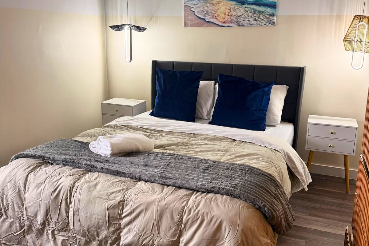 Apartamento estándar, 1 habitación, vistas al río | Cortinas opacas, wifi gratis, ropa de cama