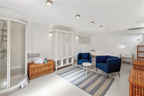 3 chambres, fer et planche à repasser, Wi-Fi, draps fournis