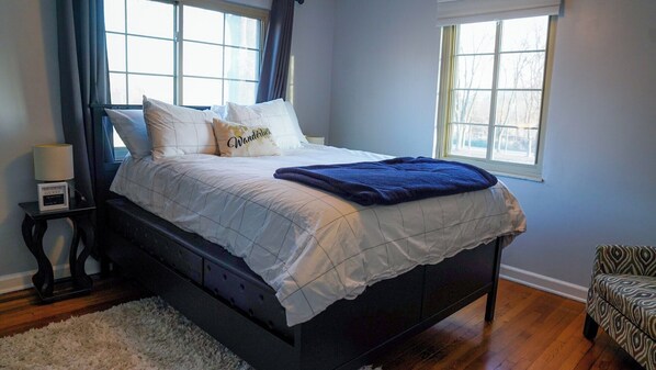 2 bedrooms, iron/ironing board, WiFi, bed sheets