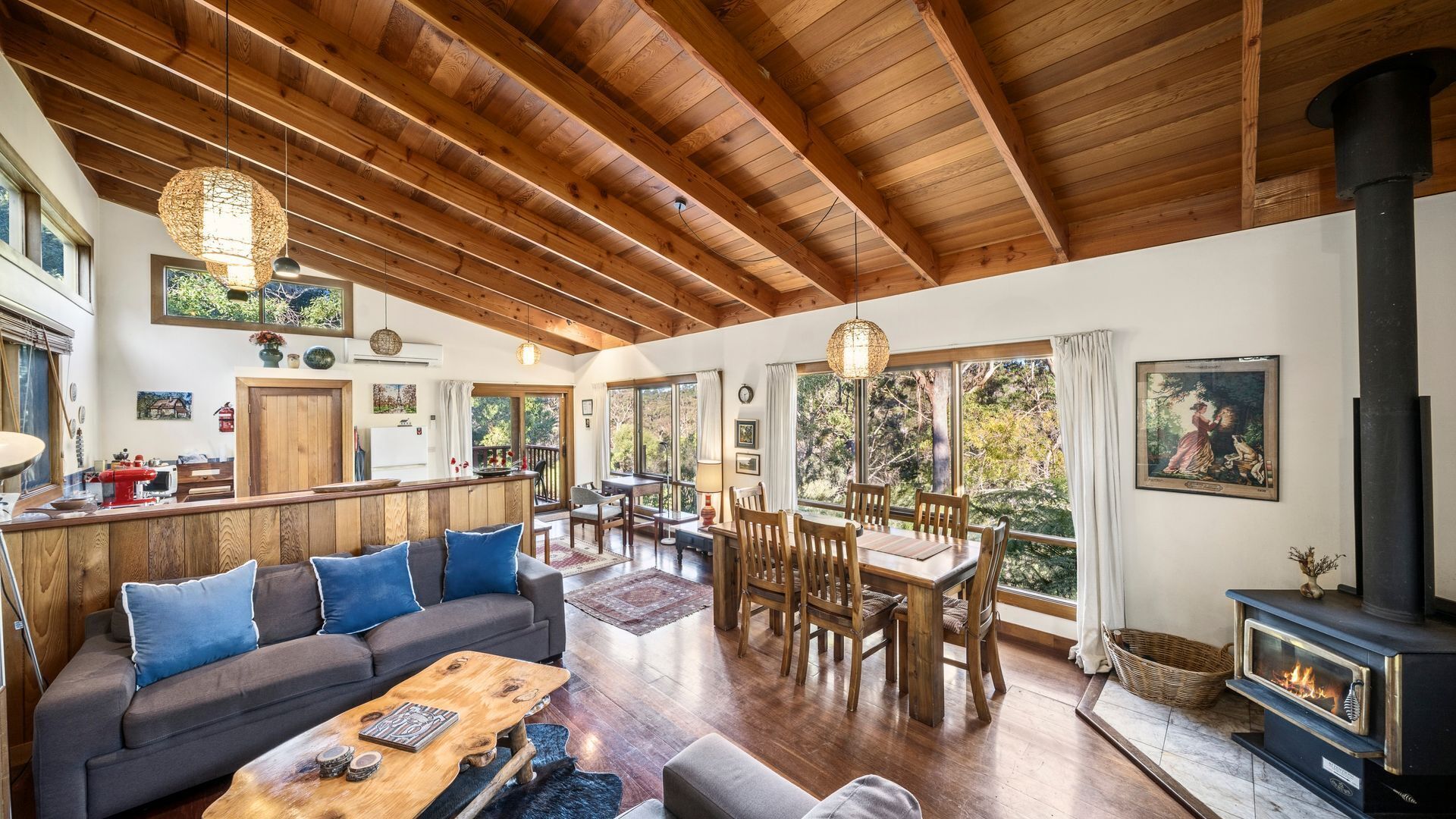Lounge Dining 