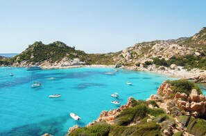 Sun-loungers - CHARME AND TRADITION AT CAPO CODA CAVALLO, MOORING AND PRIVATE RUBBER BOAT RIDES (SAN TEODORO)