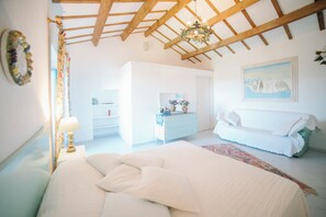 2 chambres, bureau, fer et planche à repasser, accès au Wi-Fi (inclus)