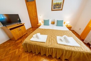 1 bedroom, WiFi, bed sheets