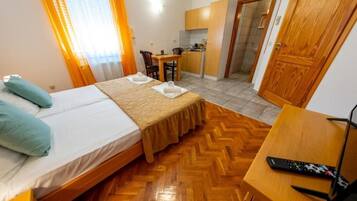 1 bedroom, WiFi, bed sheets