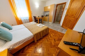 1 bedroom, WiFi, bed sheets
