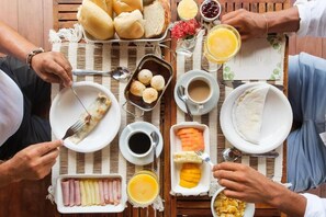 Sudah termasuk sarapan siap masak setiap hari