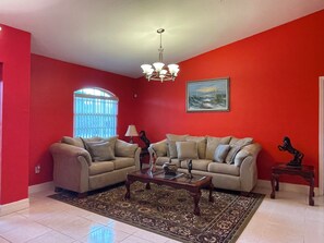 Smart TV, fireplace - Peaceful, Quiet and Relaxing Area. The entire home is yours during your stay. (Lehigh Acres)