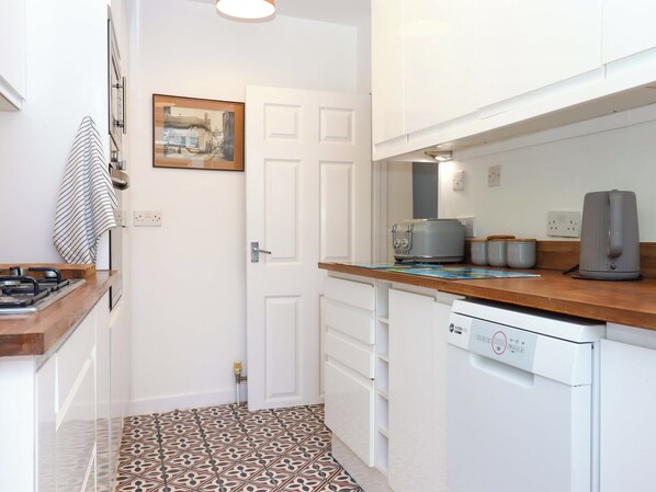 식기 세척기, 조리 도구/접시/주방 기구