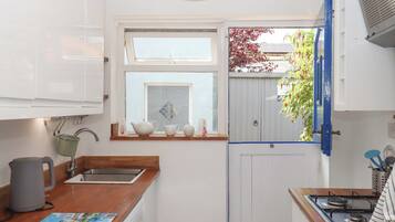 Lave-vaisselle, vaisselle et ustensiles