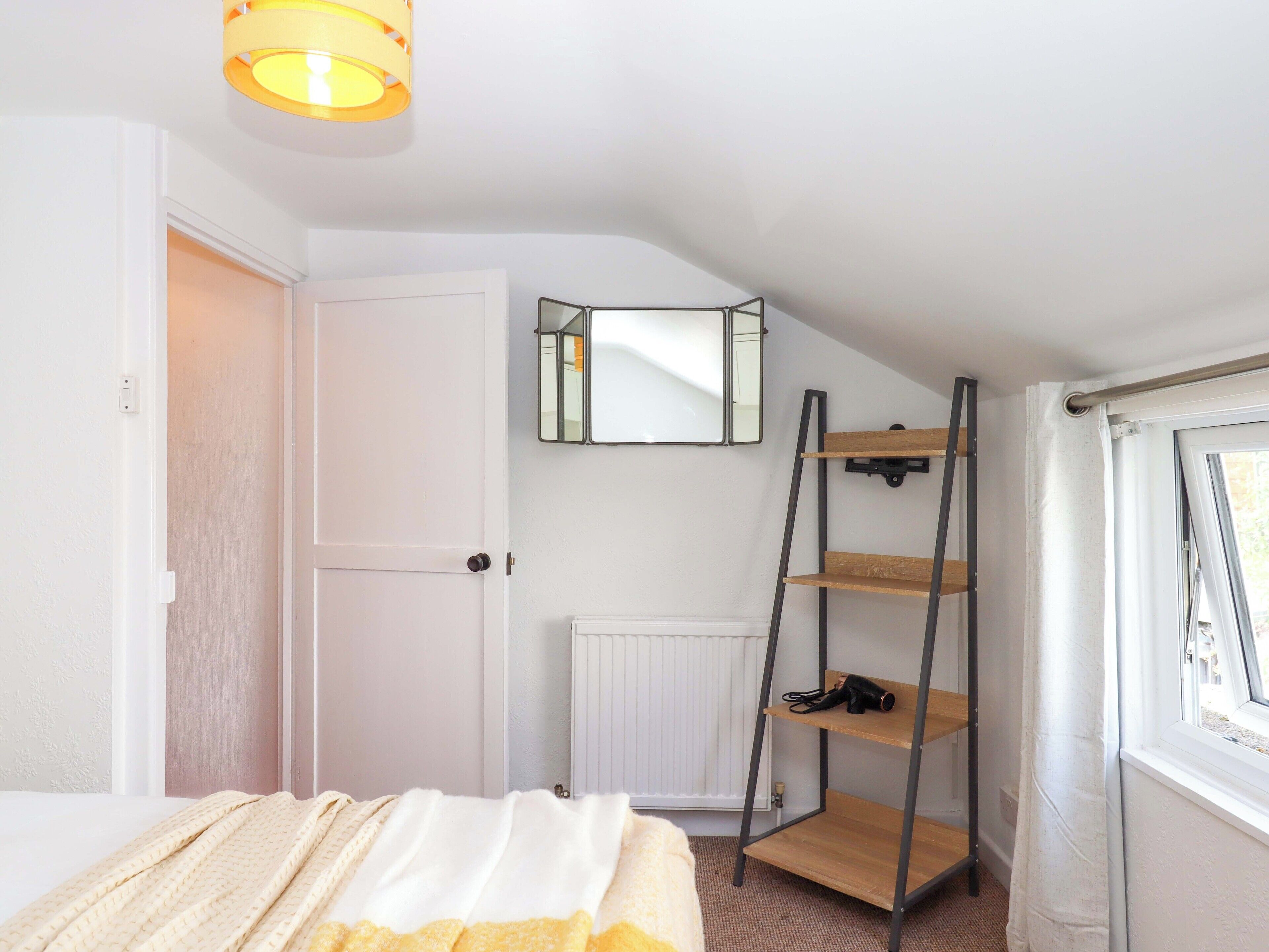 2 bedrooms, individually decorated, individually furnished, free WiFi