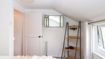 2 bedrooms, individually decorated, individually furnished, free WiFi