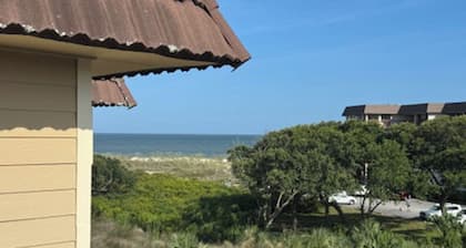 Island Escape, Beach view Condo at Hilton Head Beach & Tennis Resort