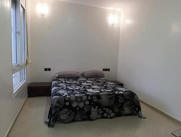 2 bedrooms, desk, free WiFi, bed sheets - Simple, practical, family-friendly (Sakani)