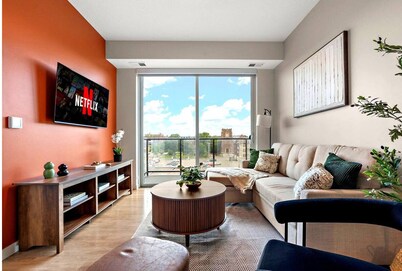 Stylish 1B in DT Minneapolis, Minutes to Minneapolis Convention Center & US Bank
