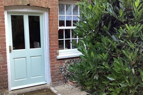 1 Bed-sleeps 4-garden-near Snetterton Circuit