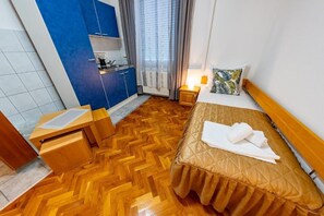 1 bedroom, WiFi, bed sheets