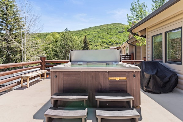 Bain à remous extérieur