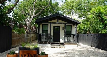 Stay at The Agave - New Braunfels Tiny House