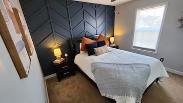 3 bedrooms, desk, iron/ironing board, free WiFi