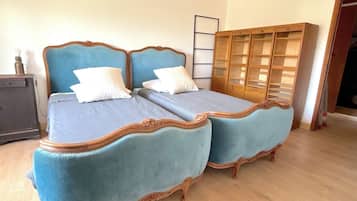 3 slaapkamers, een bureau, een strijkplank/strijkijzer, gratis wifi