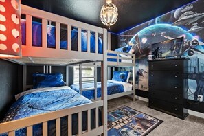 6 habitaciones, tabla de planchar con plancha, wifi y ropa de cama 