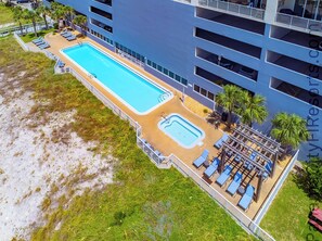 Piscine couverte, piscine extérieure