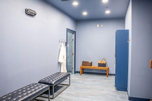 Couples treatment rooms, sauna, steam room, aromatherapy