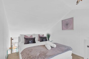 1 makuuhuone, silitysrauta/-lauta, internet, vuodevaatteet