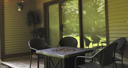 Powder Days Retreat, Fireplace & Sugarbush Base