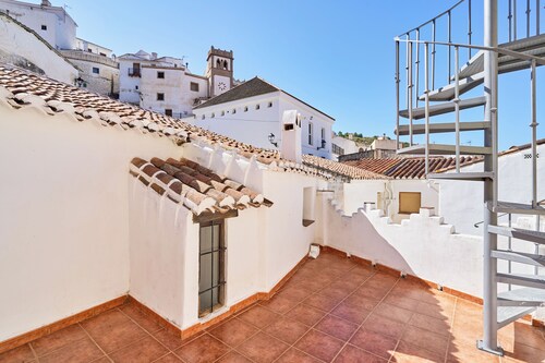 The Refuge of the Axarquía