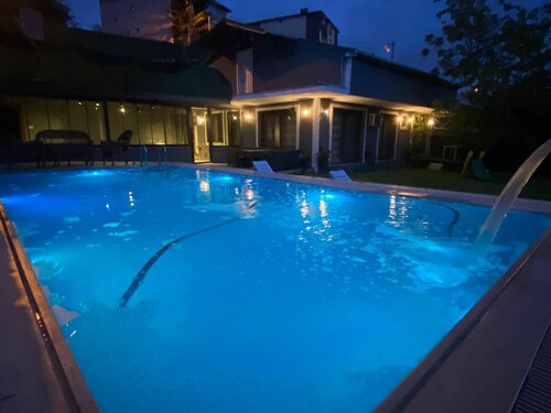 Villa with Private Pool in the Heart of Beykoz
Luxury Villa Surrounded by Nature