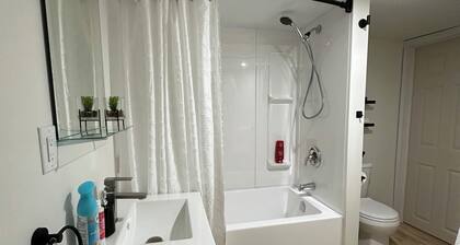 Cozy Private Bachelor Unit King Size bed.