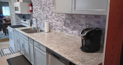 Charming house sleeps 16, in lovely Shaw- 15 minutes from Grammy Museum MS