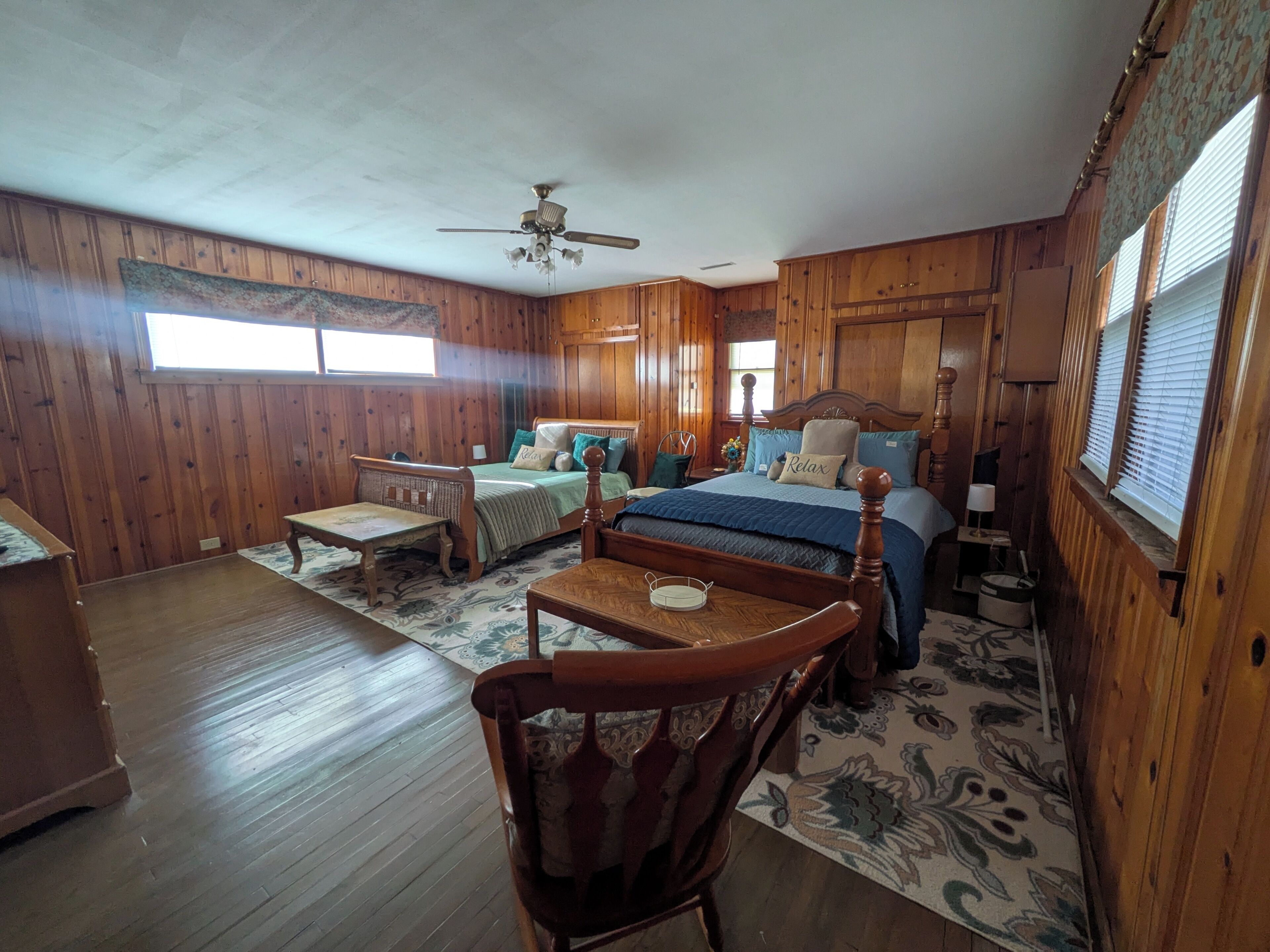 4 室のベッドルーム、アイロン / アイロン台、WiFi、ベッドシーツ