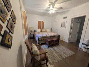 4 chambres, fer et planche à repasser, Wi-Fi, draps fournis