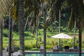 Alberca al aire libre