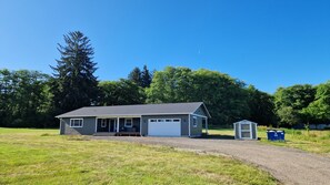 Exterior - Comfy PNW escape in town - quiet and peaceful, perfect for exploring Olympic NP (Forks)