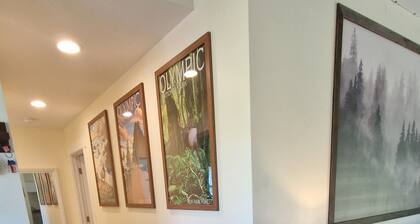 Comfy PNW escape in town - quiet and peaceful, brandnew house