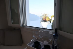 Deluxe Double Room | Egyptian cotton sheets, premium bedding, iron/ironing board, free WiFi