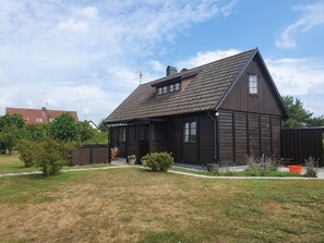 House, 3 Bedrooms, Balcony, Garden View | Exterior - Villa w Open Fireplace and big Plot 5 min From the sea (Hemse)