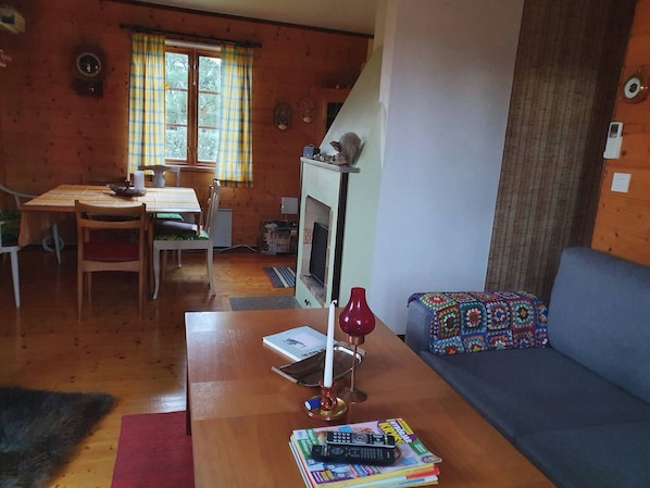 House, 3 Bedrooms, Balcony, Garden View | Living room