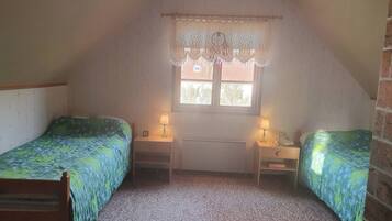 Hus - 3 sovrum - balkong - utsikt mot trädgården | 4 sovrum