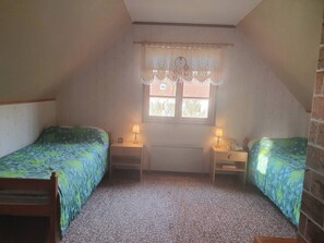 House, 3 Bedrooms, Balcony, Garden View | 4 bedrooms - Villa w Open Fireplace and big Plot 5 min From the sea (Hemse)