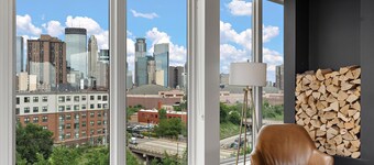 Luxury 2Bd Condo DT Minneapolis, Minutes From Convention Center & US Bank Arena