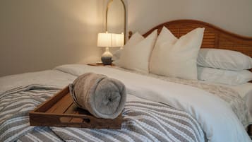 4 makuuhuonetta, työpöytä, silitysrauta/-lauta, ilmainen Wi-Fi