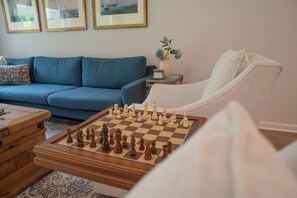 TV connectée, livres, écrans d'ordinateur, imprimantes