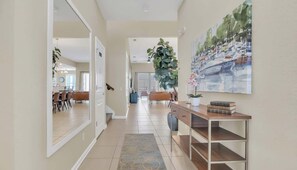 Talo, useita sänkyjä, pääsy uima-altaalle, näköala uima-altaalle (2621AB WH new) | Sisätilat