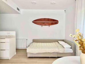 1 chambre, fer et planche à repasser, Wi-Fi, draps fournis